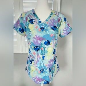 Dory Finding Nemo‎ PIXAR Scrub top Women Size S Colorful Pediatrics Dental shirt